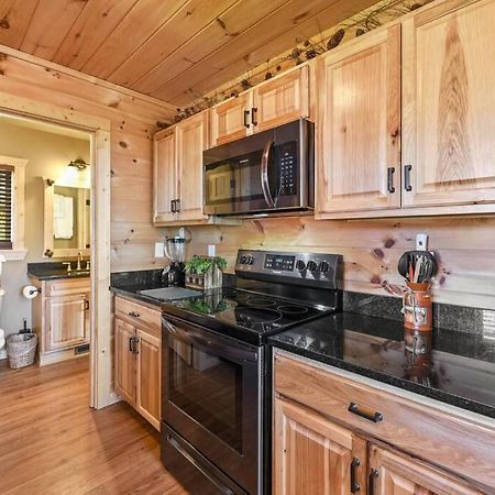 Walnut Ridge Cabin. Sleeps 7-11! Hot Tub, Pool Table, Minutes To Downtown Gatlinburg! Εξωτερικό φωτογραφία