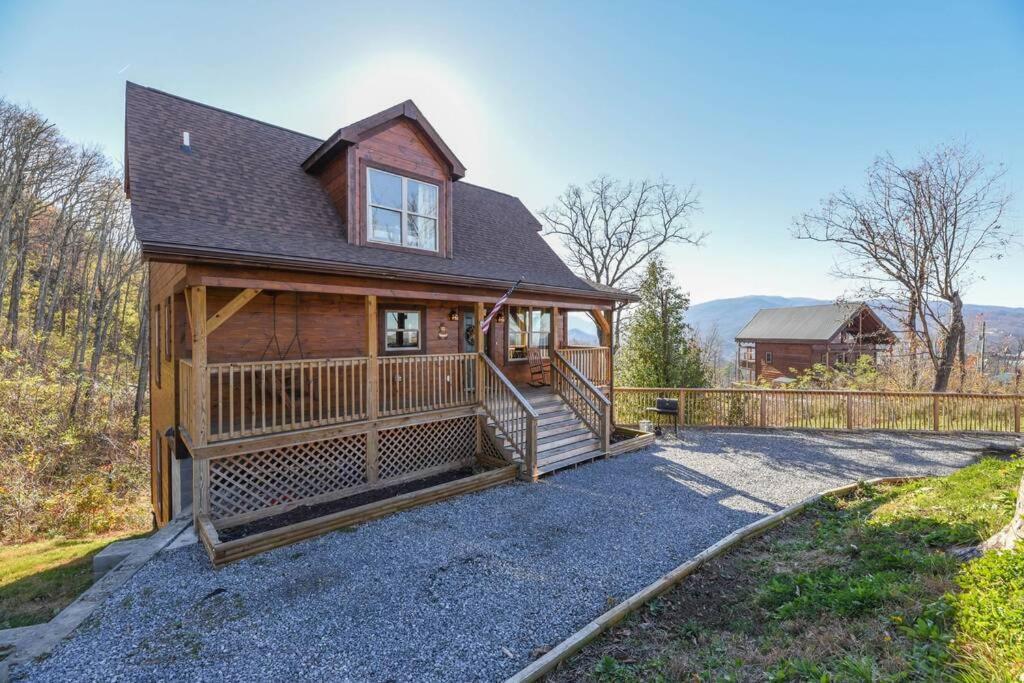 Walnut Ridge Cabin. Sleeps 7-11! Hot Tub, Pool Table, Minutes To Downtown Gatlinburg! Εξωτερικό φωτογραφία