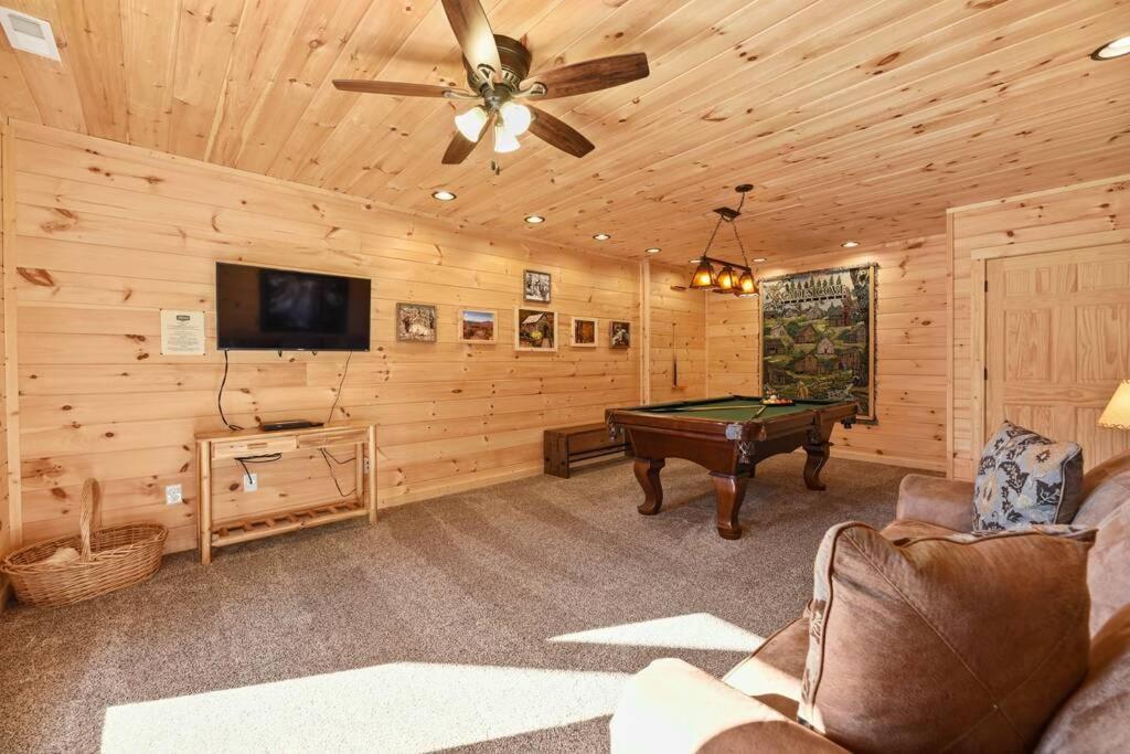 Walnut Ridge Cabin. Sleeps 7-11! Hot Tub, Pool Table, Minutes To Downtown Gatlinburg! Εξωτερικό φωτογραφία