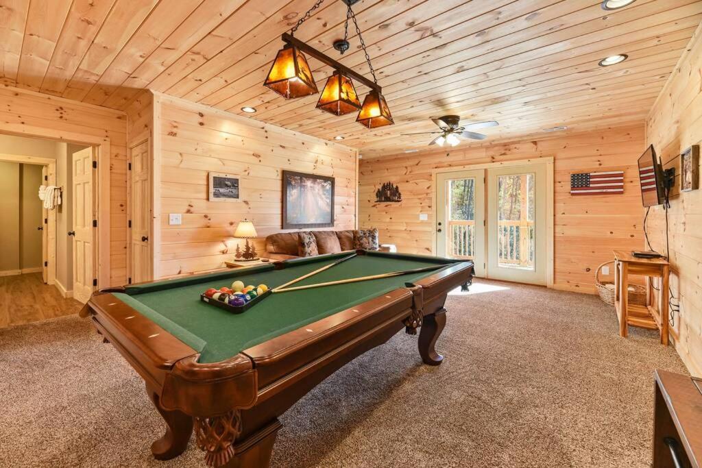 Walnut Ridge Cabin. Sleeps 7-11! Hot Tub, Pool Table, Minutes To Downtown Gatlinburg! Εξωτερικό φωτογραφία