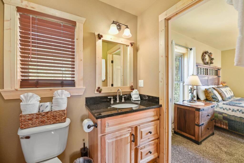 Walnut Ridge Cabin. Sleeps 7-11! Hot Tub, Pool Table, Minutes To Downtown Gatlinburg! Εξωτερικό φωτογραφία