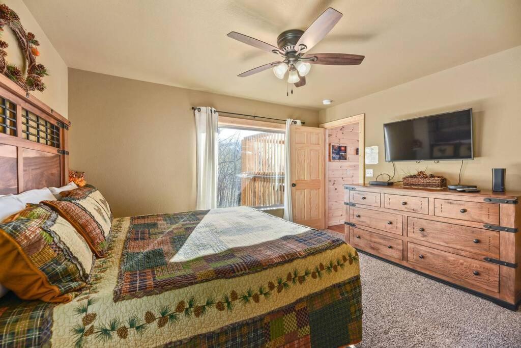 Walnut Ridge Cabin. Sleeps 7-11! Hot Tub, Pool Table, Minutes To Downtown Gatlinburg! Εξωτερικό φωτογραφία