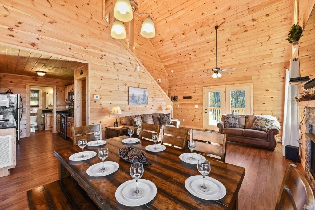 Walnut Ridge Cabin. Sleeps 7-11! Hot Tub, Pool Table, Minutes To Downtown Gatlinburg! Εξωτερικό φωτογραφία