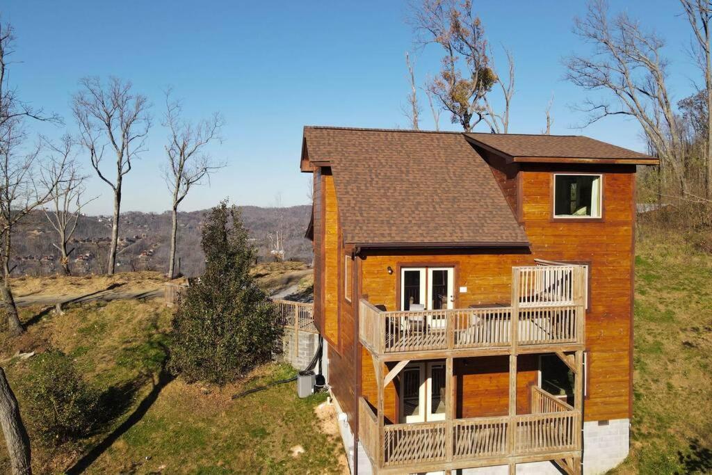Walnut Ridge Cabin. Sleeps 7-11! Hot Tub, Pool Table, Minutes To Downtown Gatlinburg! Εξωτερικό φωτογραφία