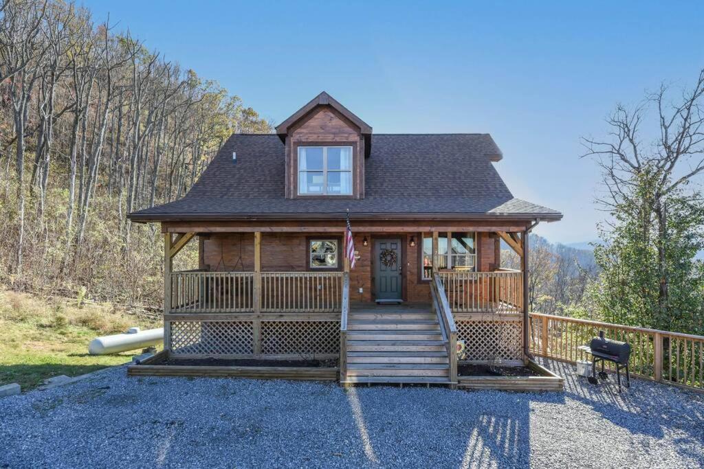 Walnut Ridge Cabin. Sleeps 7-11! Hot Tub, Pool Table, Minutes To Downtown Gatlinburg! Εξωτερικό φωτογραφία