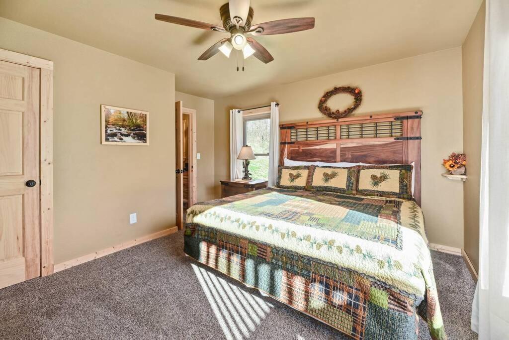 Walnut Ridge Cabin. Sleeps 7-11! Hot Tub, Pool Table, Minutes To Downtown Gatlinburg! Εξωτερικό φωτογραφία